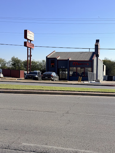 Monty’s Automotive