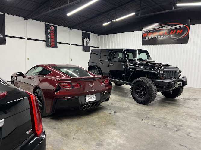 Revolux Motorplex LLC