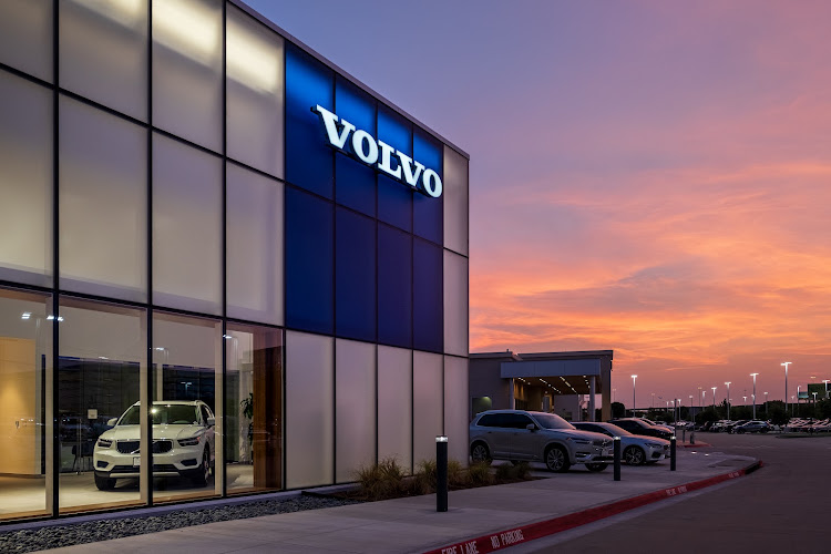 Crest Volvo Cars