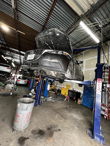 Mobile Monkeys Garage