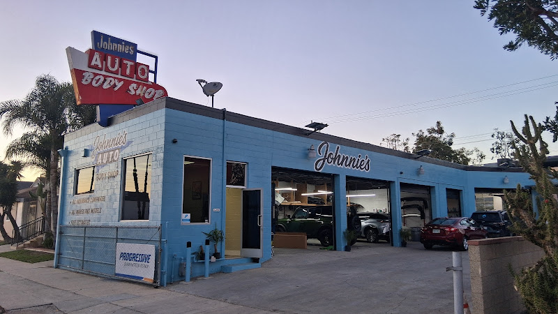 Johnnie's Auto Body Shop Inc