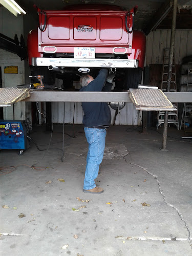 Roy's Muffler Shop