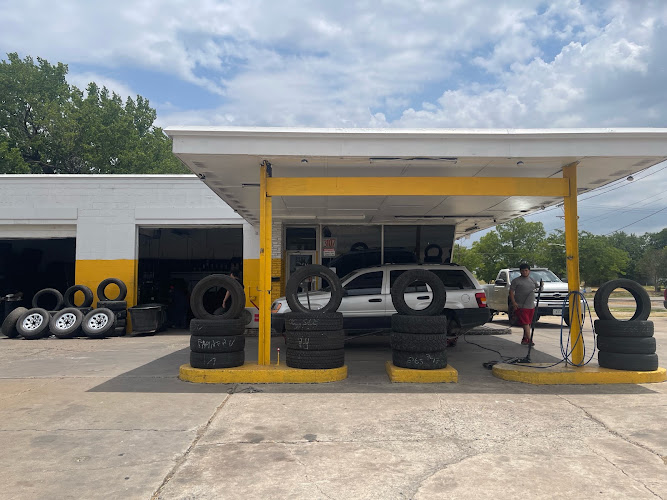 Traxx Tire Shop