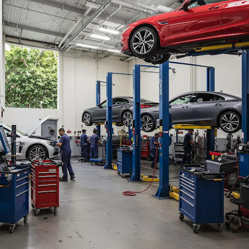 CARSTAR C3 Collision Center