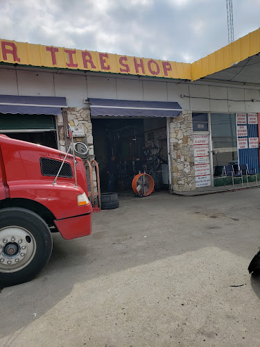 Lancaster Tire Shop/ Llantas Lancaster
