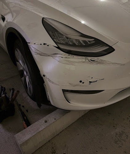 Mobile Lightning fast dent repair