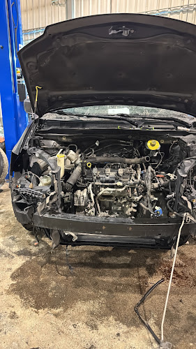 Vics Auto Center