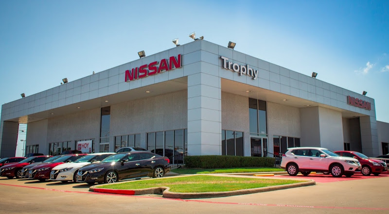Trophy Nissan