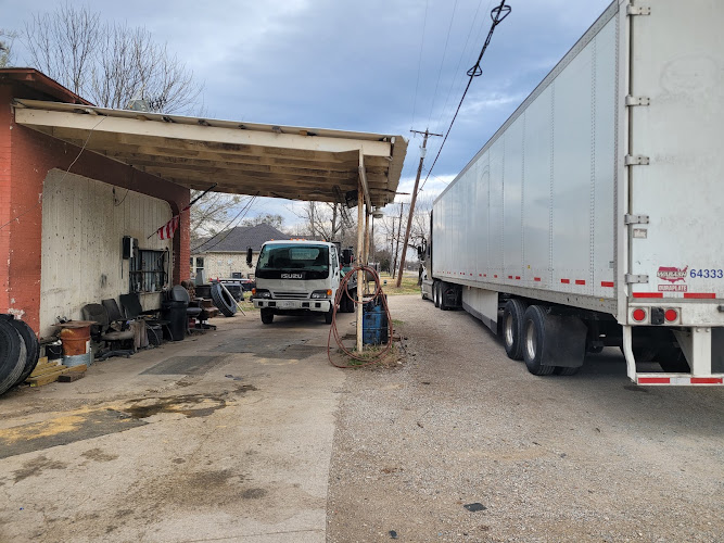 Larry's Tire Shop