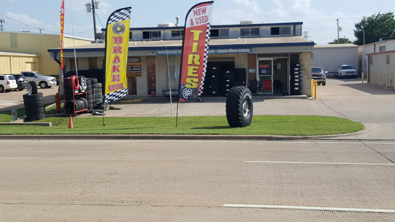 Luna's tires shop