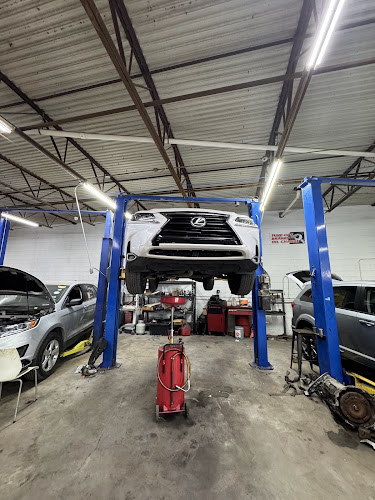 Platinum Auto Collision Near Me Bodyshop Repair Brakes Alignment