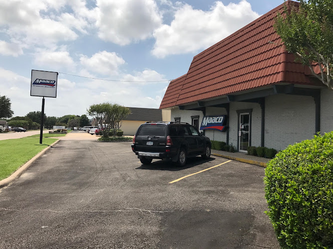 Maaco Auto Body Shop & Painting