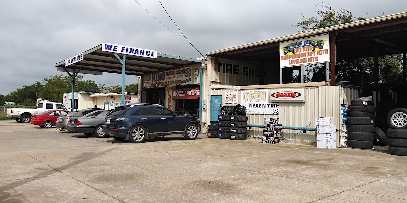 King Wheel & Tire Red Oak
