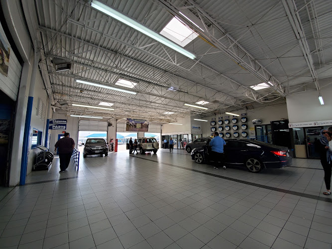 Lute Riley Honda Service Department