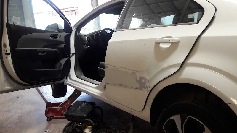 River Oaks Collision Center