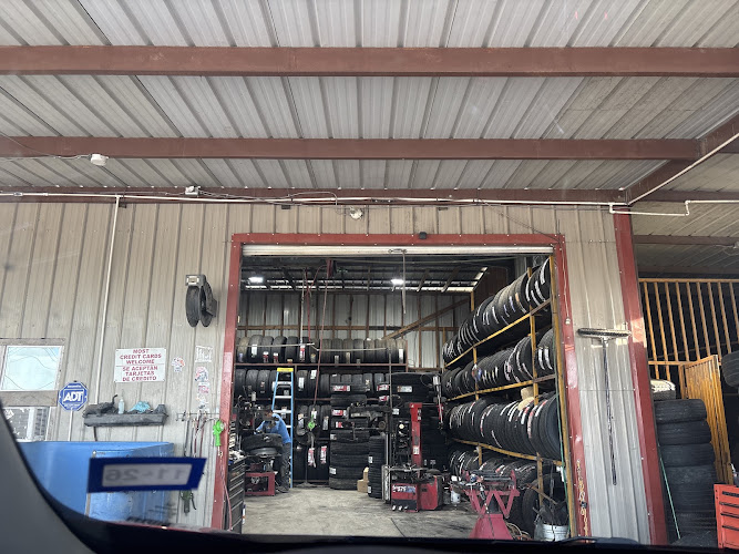 WALLY’S TIRES SHOP HABLAMOS ESPAÑOL
