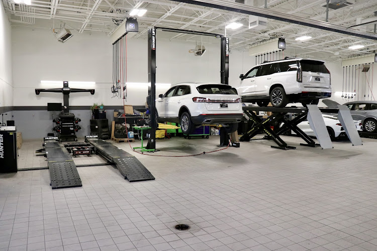 Service Center - Platinum Cadillac
