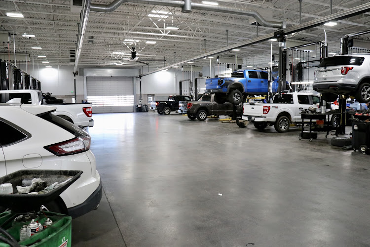 Service Center - Platinum Ford
