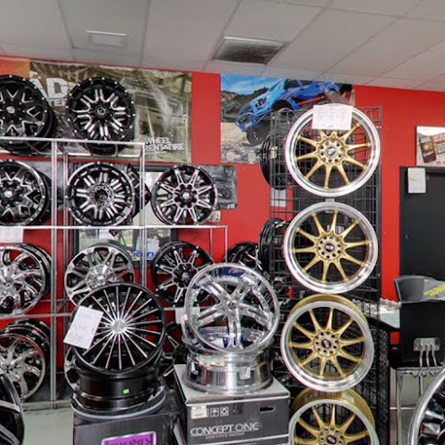 RAW Wheels & Tires