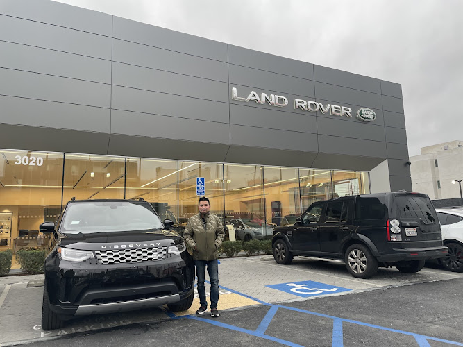 Land Rover Santa Monica