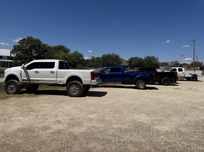 LONESTAR LIFTED TRUCKS