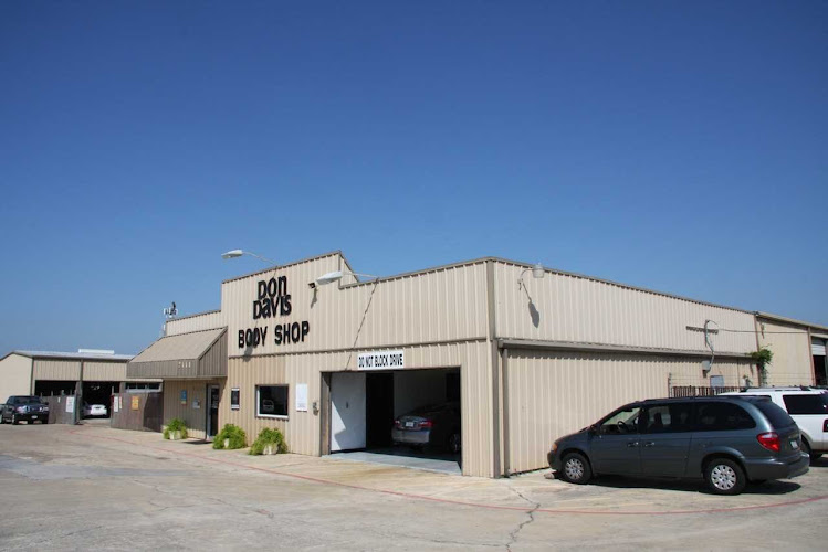 Clay Cooley Collision Center Arlington