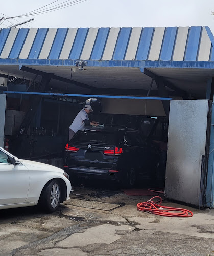 Santa Monica Car Wash