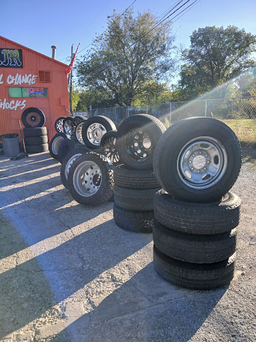 DAVI`S TIRE SHOP