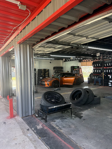 Zee's Wheel & Tire