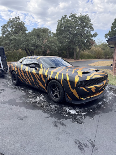 Black Wave Mobile Detail