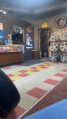 L.A. Tires
