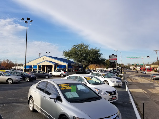 Neighborhood Autos Downtown Denton