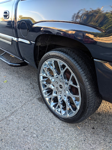 RAW Wheels & Tires RAW Wheels & Tires