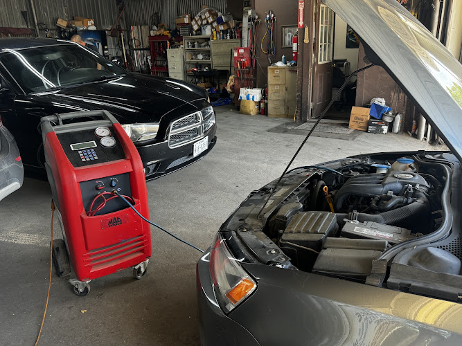 **Baldo's Garage **Baldo's Garage