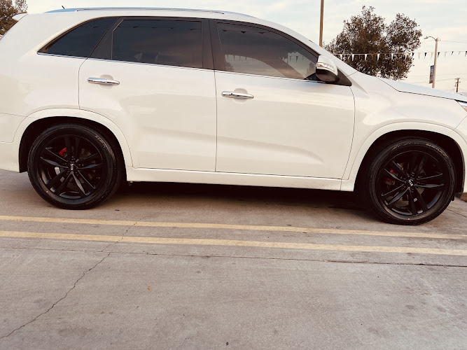 Gomez Custom Wheels & Tires Gomez Custom Wheels & Tires