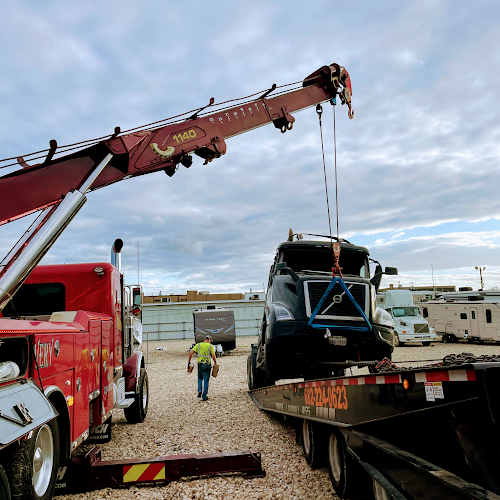 4AM Towing & Recovery Heavy Duty Towing
