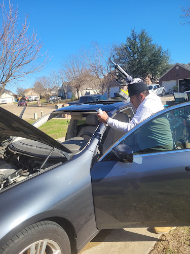 Emmanuel auto glass