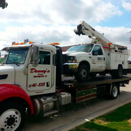 Denny's Towing