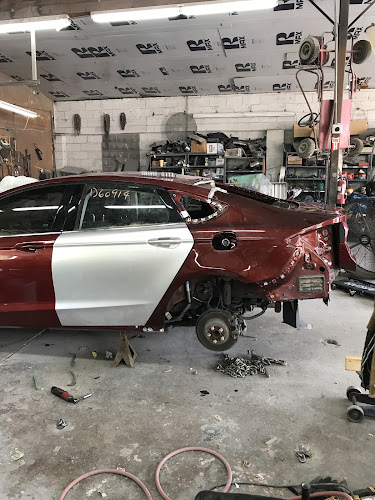 Lorenzo's Paint & Body, LLC