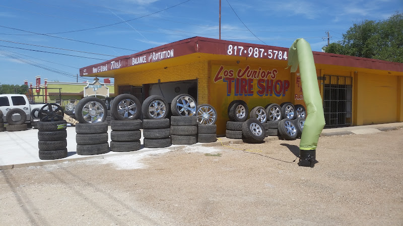 Los Juniors Tire Shop
