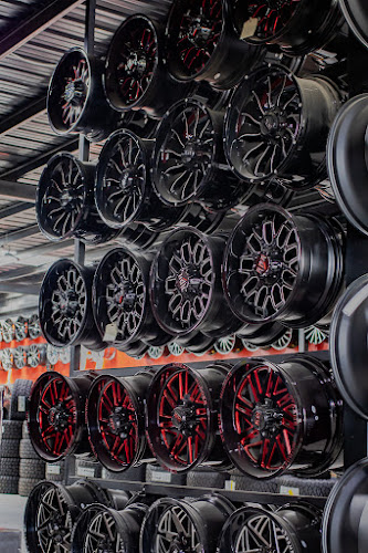 Royal Wheels and Tires